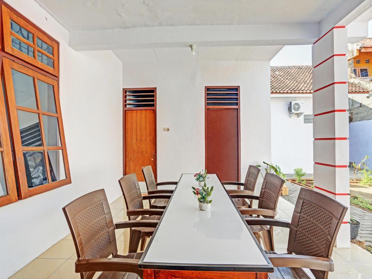 Oyo 90344 Wijayanti Hotel Banyuwangi  Bagian luar foto