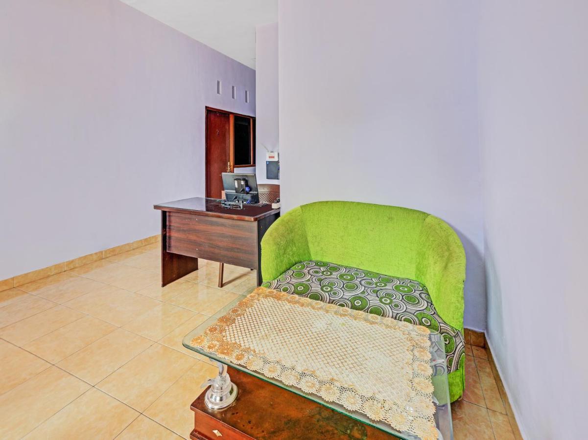 Oyo 90344 Wijayanti Hotel Banyuwangi  Bagian luar foto