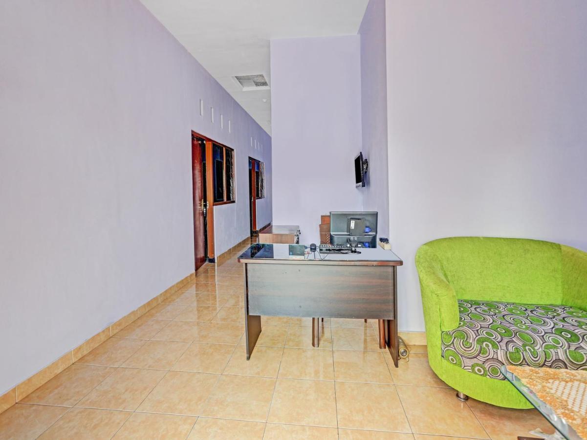 Oyo 90344 Wijayanti Hotel Banyuwangi  Bagian luar foto