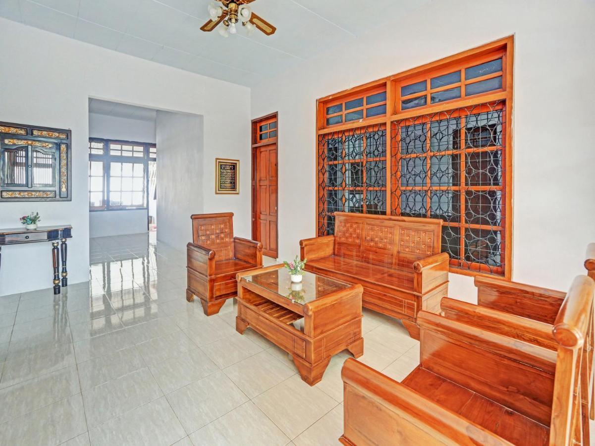 Oyo 90344 Wijayanti Hotel Banyuwangi  Bagian luar foto