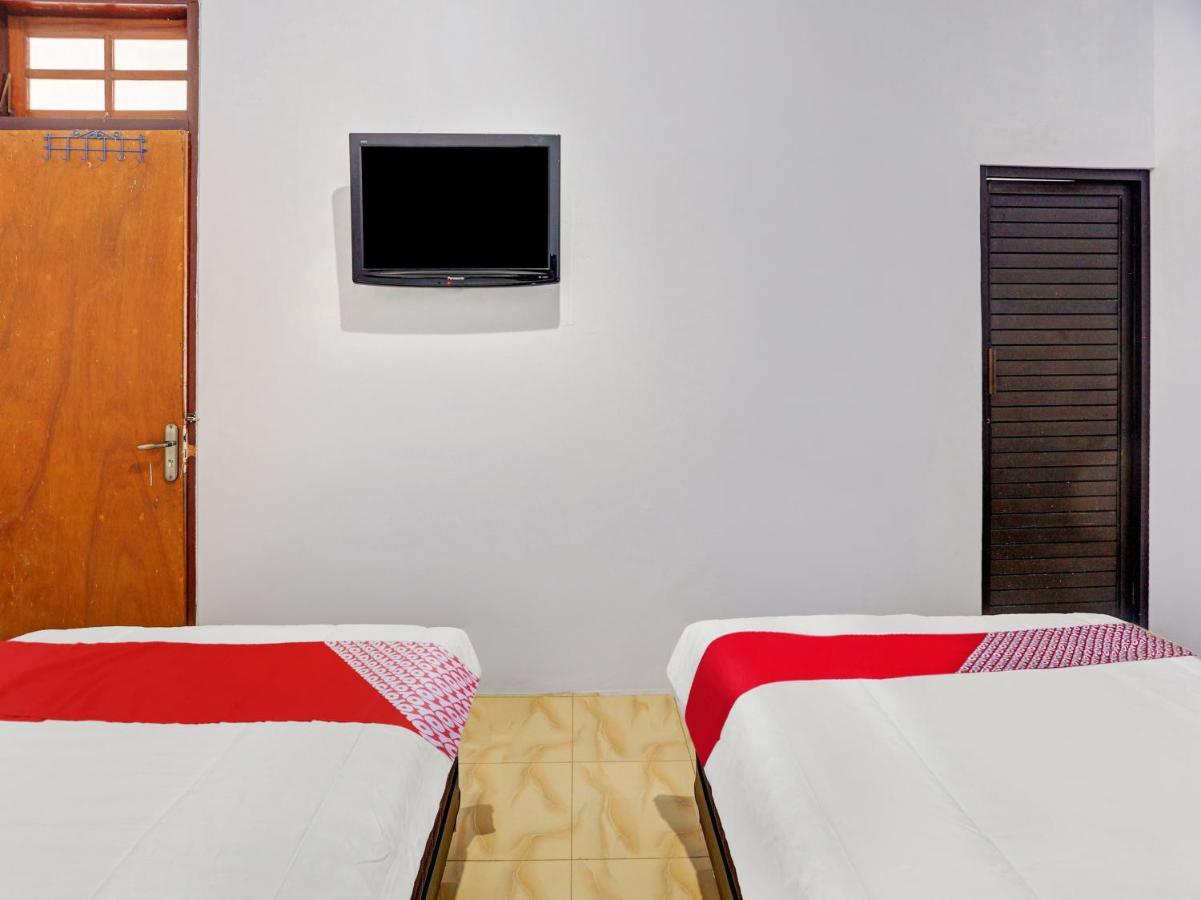 Oyo 90344 Wijayanti Hotel Banyuwangi  Bagian luar foto