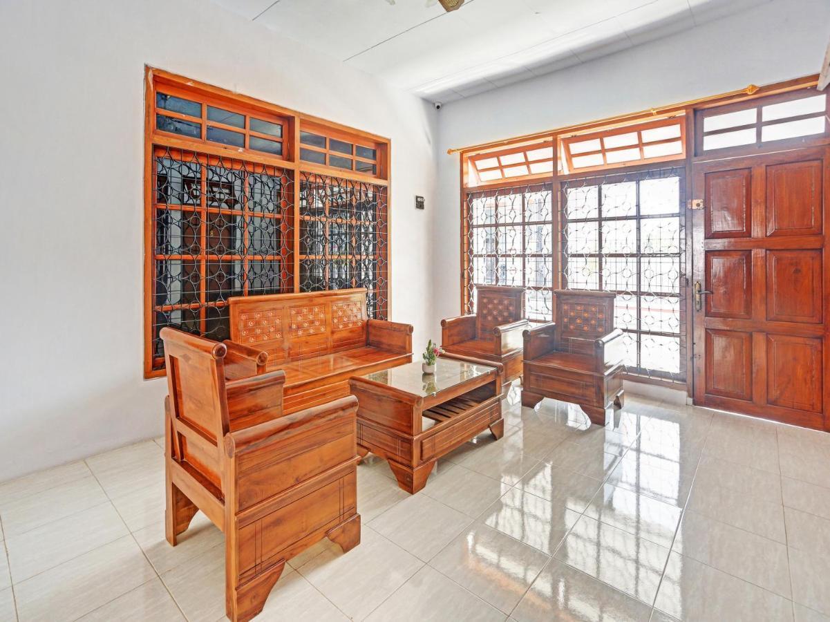 Oyo 90344 Wijayanti Hotel Banyuwangi  Bagian luar foto