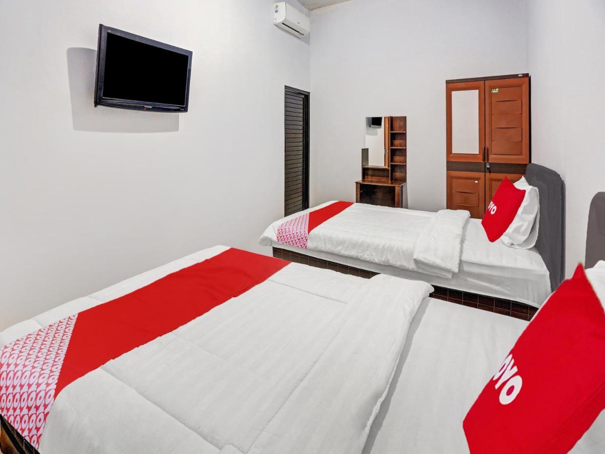 Oyo 90344 Wijayanti Hotel Banyuwangi  Bagian luar foto