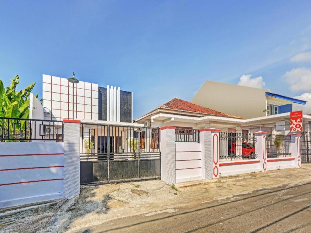 Oyo 90344 Wijayanti Hotel Banyuwangi  Bagian luar foto