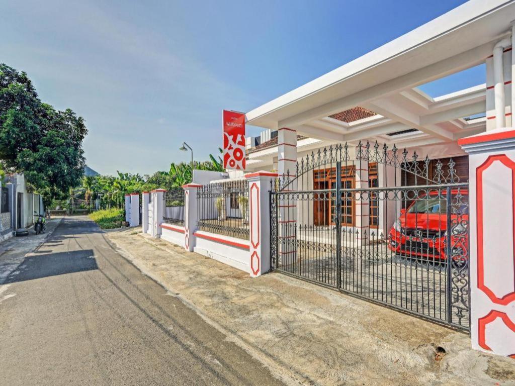Oyo 90344 Wijayanti Hotel Banyuwangi  Bagian luar foto